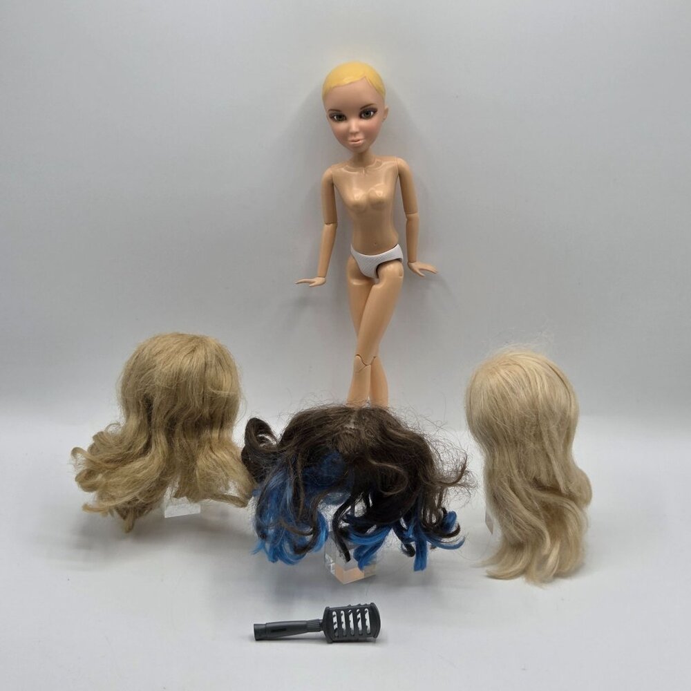 LIV Fashion Doll Nude Jointed Poseable Hayden 2009 With 3 Wigs & Brush